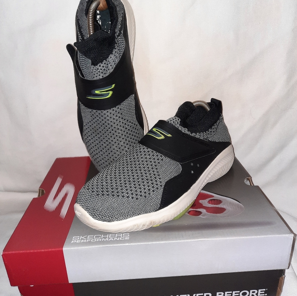 Sketchers Go Walk Revolution Ultra